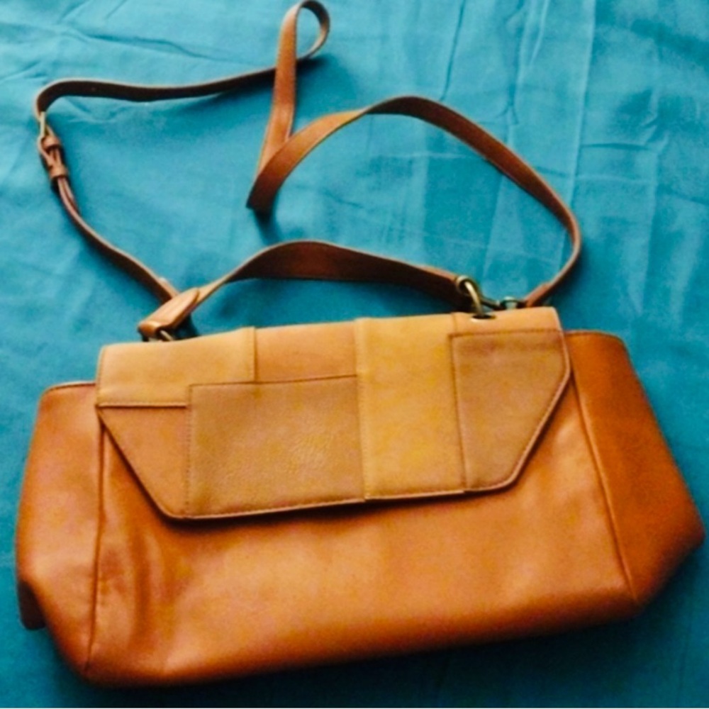 New!! Universal Thread Tan/Brown/Gold Handbag/ Crossbody/Purse
